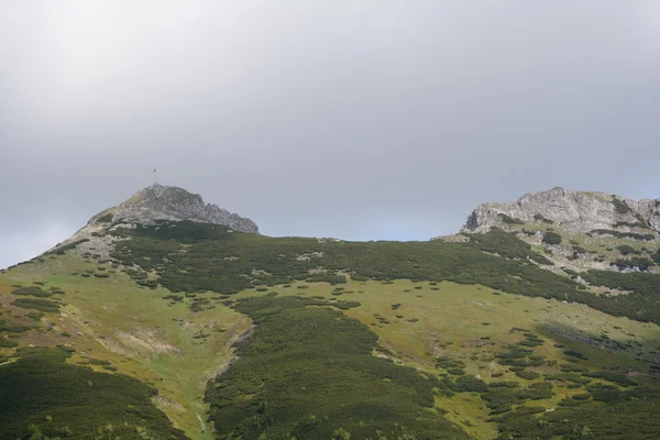 Giewont peak och moln — Stockfoto