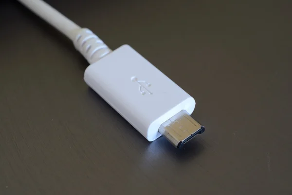 Plugue micro USB branco — Fotografia de Stock