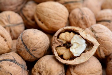 Kırık cevizli tatlı