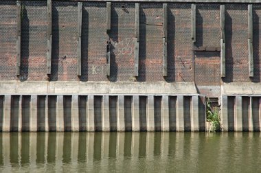 Warta Nehri üzerinde eski iskele
