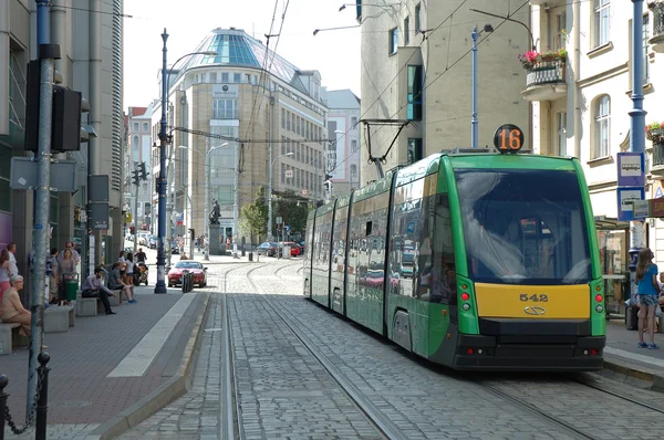 Tramvajových tratí v Podgorna ulici v Poznani, Polsko — Stock fotografie