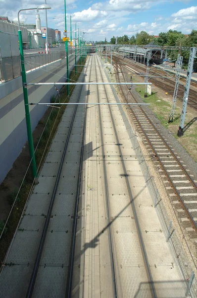 Tram en trein tracks in Poznan, Polen — Stockfoto