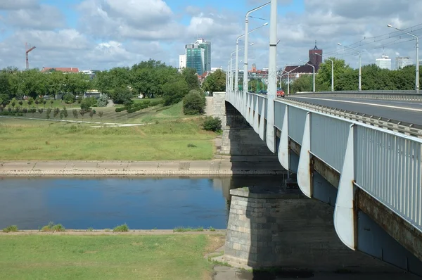 Ponte sobre o rio Warta em Poznan, Polônia — Fotografia de Stock