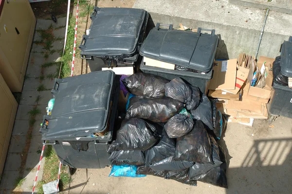 Toz bidonları ve garbge