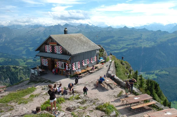 Mountain hostel on Grosser Mythen top. — Stock Photo, Image