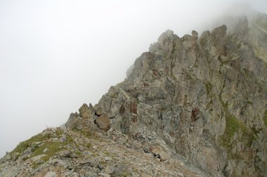 Bulutlar Sustenpass yakın kaya