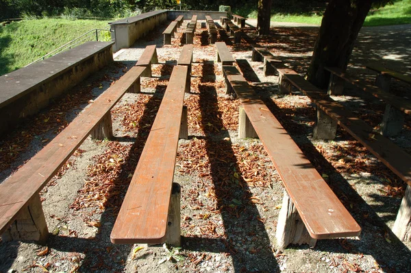 Holzbänke — Stockfoto