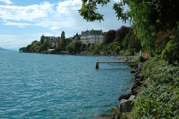 Clarens ที่ทะเลสาบเจนีวาในสวิตเซอร์แลนด์ — ภาพถ่ายสต็อก