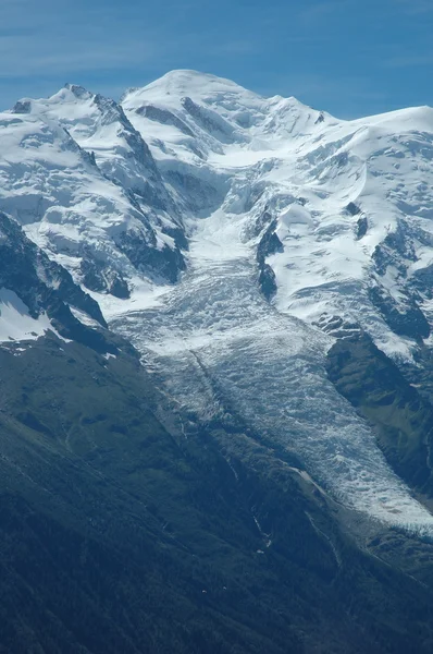 Mont Blanc i lodowiec pobliżu Chamonix w Alpach we Francji — Zdjęcie stockowe