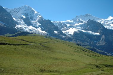 Jungfraujoch geçmek İsviçre Alpleri'nde