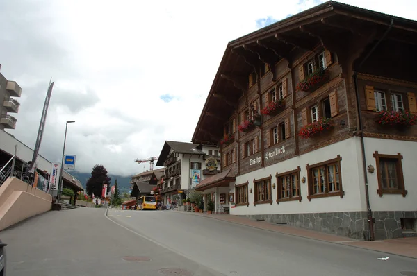 Ulice v Grindelwaldu ve Švýcarsku — Stock fotografie