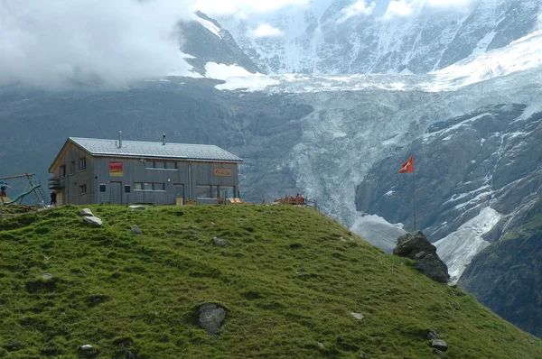 Mountain hostel nas proximidades Grindelwald na Suíça . — Fotografia de Stock