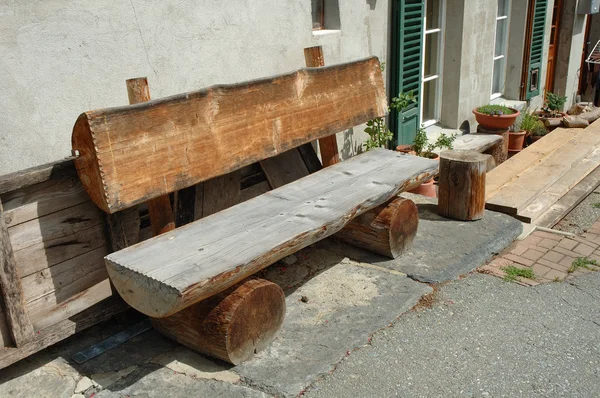 Vieux banc en bois — Photo