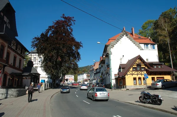 Hlavní ulice v Szklarska Poreba v Polsku — Stock fotografie