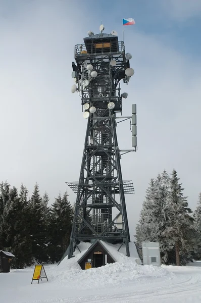 Punto di vista e torre di comunicazione . — Foto Stock