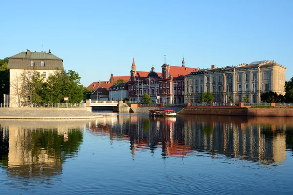 Buildings at Odra river in Wroclaw, Poland — Zdjęcie stockowe