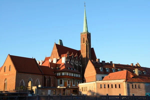 Torre de la iglesia de Santa Cruz en Wroclaw, Polonia —  Fotos de Stock