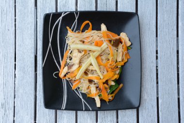 Çin Pirinç Noodle sebzeli