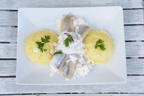 Ringa krem ve patates püresi ile