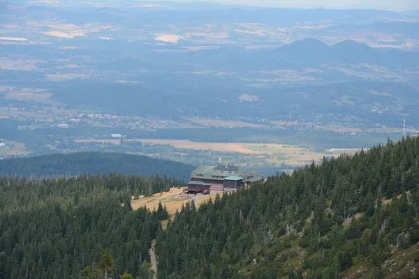 Orman ve Strzecha akademicka hill istasyonu.