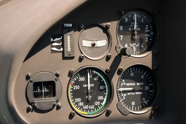 Fluginstrumente im Flugzeug-Cockpit — Stockfoto