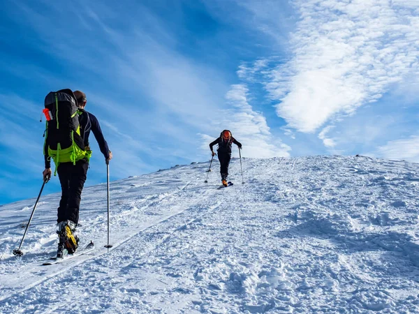 Skibergsteiger Den Italienischen Alpen — Stockfoto