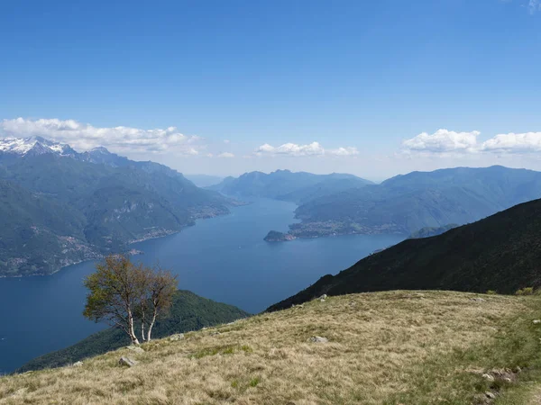 ブレガノ山からのコモ湖の風景 — ストック写真