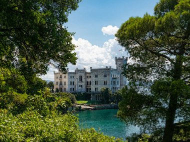 Trieste 'deki Miramare Kalesi' nin Vieo 'su