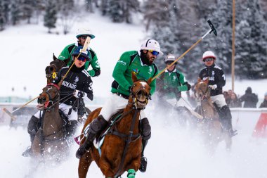 St. Moritz - 25 Ocak 2026: Snow Polo Dünya Kupası St.Moritz 2026 finallerinde oyun hareketleri ve ödül töreni