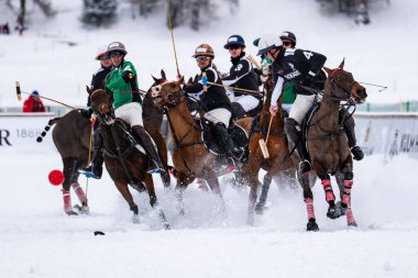 St. Moritz - 25 Ocak 2026: Snow Polo Dünya Kupası St.Moritz 2026 finallerinde oyun hareketleri ve ödül töreni
