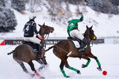 St. Moritz - 25 Ocak 2026: Snow Polo Dünya Kupası St.Moritz 2026 finallerinde oyun hareketleri ve ödül töreni