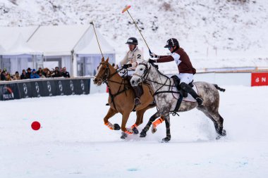 St. Moritz - 25 Ocak 2026: Snow Polo Dünya Kupası St.Moritz 2026 finallerinde oyun hareketleri ve ödül töreni