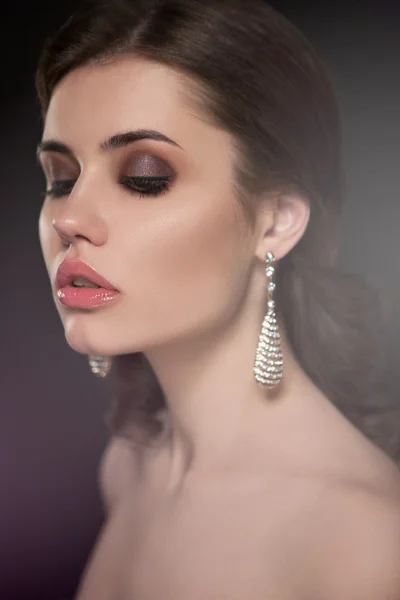 Young woman with beauty make-up — Stock Photo, Image