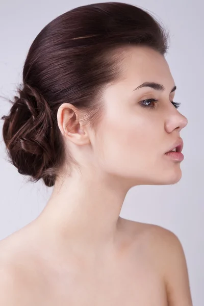 Mulher bonita com penteado elegante Imagem De Stock