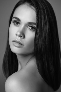 siyah beyaz kadın portresi