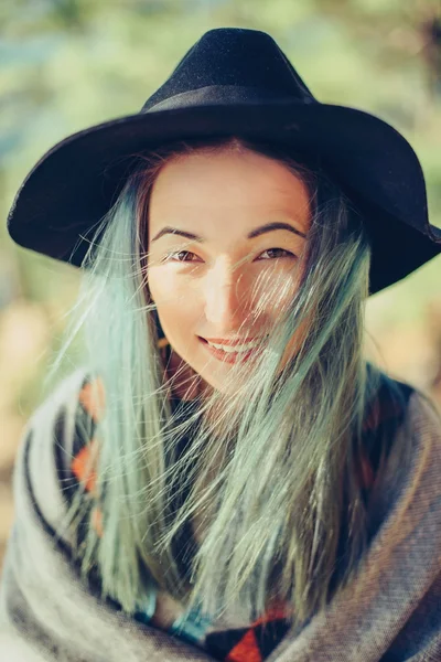 Retrato de chica sonriente —  Fotos de Stock