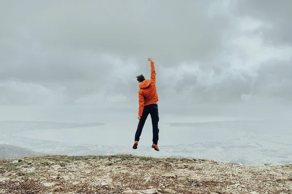 Homem explorador feliz — Fotografia de Stock