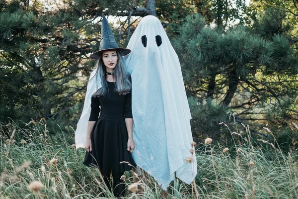 Mignon Halloween couple — Photo