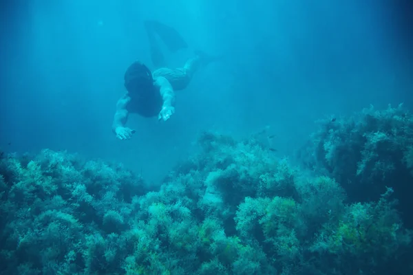 Fiatalember, snorkeling — Stock Fotó