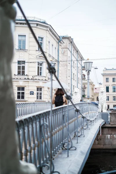 Saint Petersburg Rússia Agosto 2020 Uma Jovem Irreconhecível Com Guarda — Fotografia de Stock