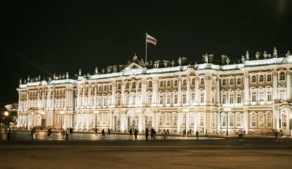 Saint-Petersburg, Russia, 03 September 2020: Night view of the Hermitage. — Stock Photo, Image