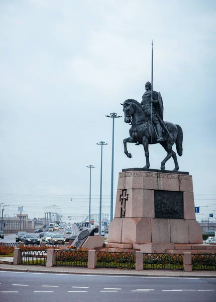 Alexander Nevsky anıtı St. Petersburg 'un kutsal koruyucusudur.. — Stok fotoğraf
