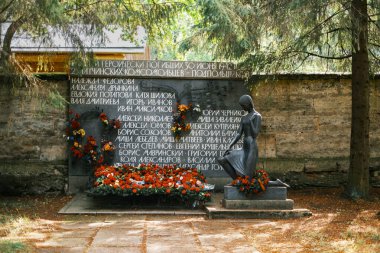 Komsomol kahramanlarının anıtı 1968 'de dikildi..