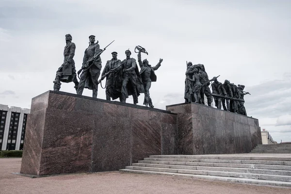 9 Mayıs 1975 'te batı kanadında anıtın heykel grupları.. — Stok fotoğraf