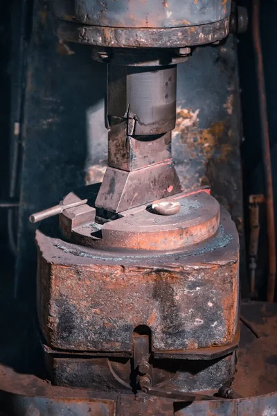 Impact machine for forging various metals. — Stockfoto