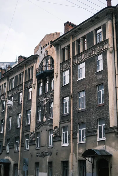Casa da Parceria para o Arranjo de Moradias da Escola Comercial Petrovsky. — Fotografia de Stock