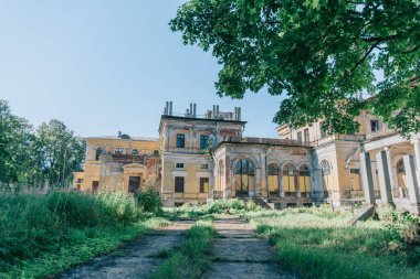 Sarayın güneydoğu cephesi..