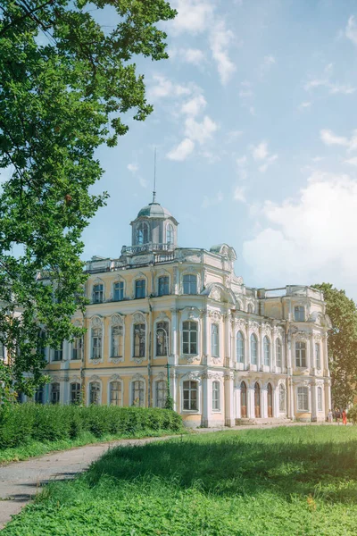 Znamenka estate palace of the Grand Duke Nikolai Nikolaevich. — Stockfoto