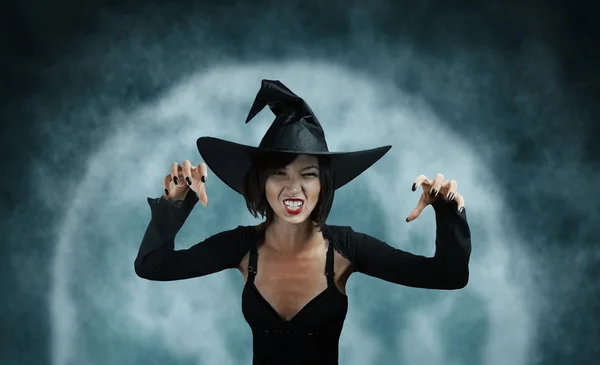 Witch performs magic — Stock Photo, Image