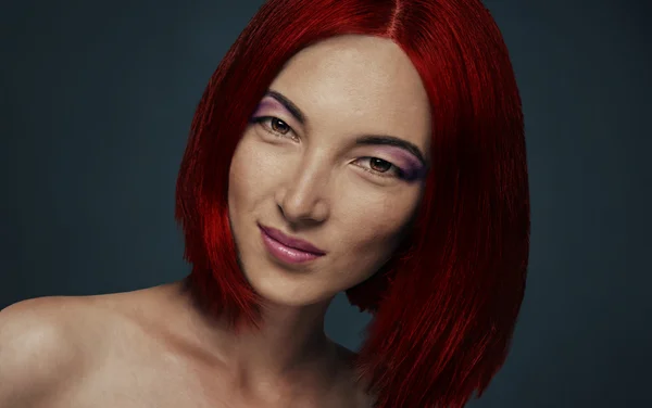 Frau mit roten Haaren — Stockfoto